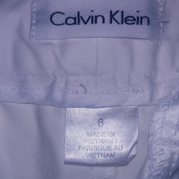 Calvin Klein white short. Size 8 - Picture 2 of 2